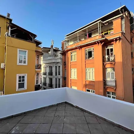 Apartment Terrace Flat In Center